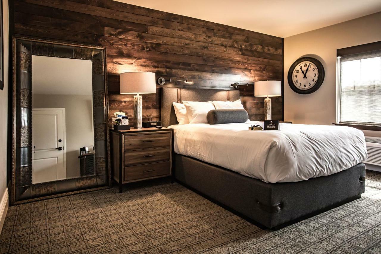 Ironworks Hotel 3*